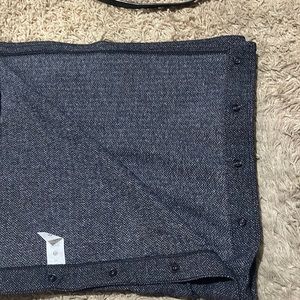 NEW Lululemon Customizable Snap Scarf - Dark Grey Tweed Chevron Print-Reversible